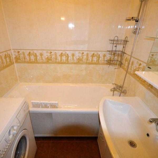 Ремонт стен ванной комнаты панелями ПВХ по недорогой (дешевой) цене  заказать в СПб – эконом (бюджетный) ремонт ванны в Санкт-Петербурге