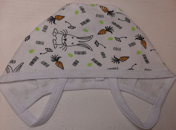 Чепчик зайки и морковки/белый