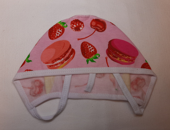 Чепчик ягоды и макаруны/розовый