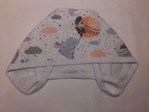 Чепчик зайка с шариком/белый